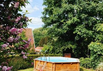 Maison d h  tes des Mondf  nger has Balcony rooms