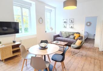 L Imperial 5 - T2 - Centre ville - 1er   tage has Balcony rooms