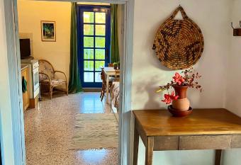 Cottage Apartment Othellos has Balcony rooms