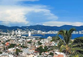 Casa c  ntrica Vista ala bah  a. has Balcony rooms