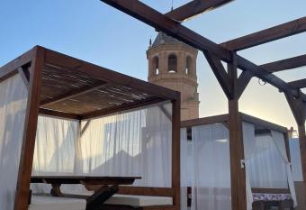 La Villa del Sastre allows 18 year olds to book a room