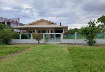 Casa de Praia do Vanderlei allows 18 year olds to book a room