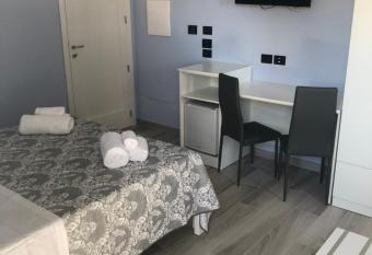 Domus Gieffe allows 18 year olds to book a room