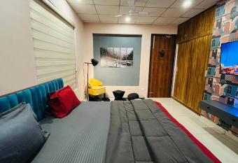 SOHO 13 - Lovely 1 bedroom 1 living room soho with quirky vibe has Balcony rooms