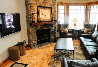 Seven Springs 3 Bedrooms Premium Townhome, Great for families townhouse has Balcony rooms