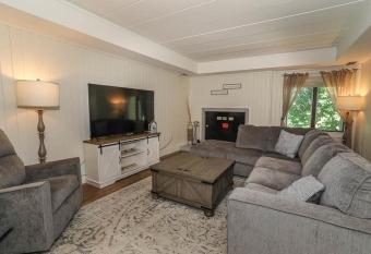 Seven Springs 2 Bedroom Premium Condo, Great for families condo has Balcony rooms