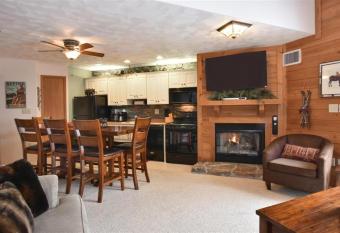 Seven Springs 2 Bedrooms Premium Condo, Ski In Ski Out condo has Balcony rooms