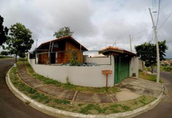 Casa em Brotas com Piscina e Churrasqueira allows 18 year olds to book a room