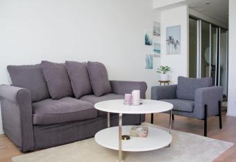 Modern apartment with Sauna, near Transit Hub/Dixi allows 18 year olds to book a room