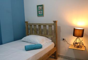 la Mochila SM 2 allows 18 year olds to book a room