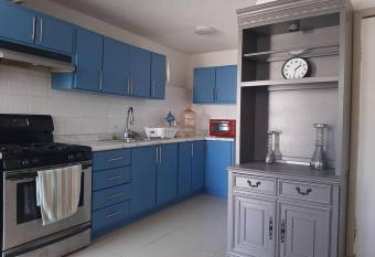 Departamento c  modo a 10 minutos de la l  nea allows 18 year olds to book a room