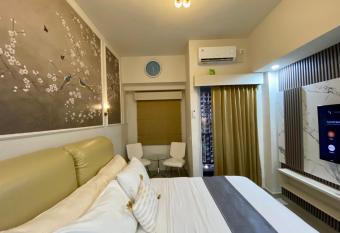 Parkland Avenue Serpong BSD by Owner has Balcony rooms