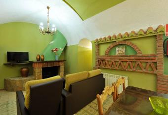 Cuevas La Granja allows 18 year olds to book a room