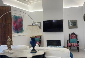 TRASCUESTA 10 has Balcony rooms