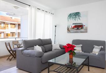 Lightbooking Puerto De La Cruz Tenerife allows 18 year olds to book a room