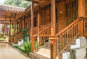 Rumah Kayu Yuni inn has Balcony rooms