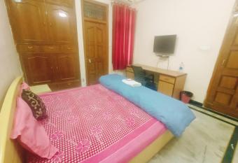 Hotel Divya shakti has Balcony rooms