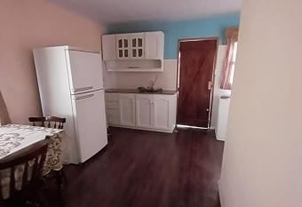 CASA DE TOTAL DESCANSO Y SEGURIDAD allows 18 year olds to book a room