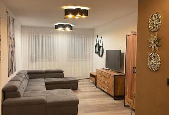 Luxus Apartment in Center Dusseldorf - 2 Rooms has rooms with a private hot tub