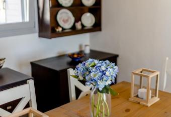 Blue Canvas has rooms with a private hot tub