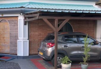 La Kanazik allows 18 year olds to book a room