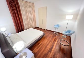 Grazioso appartamento con parcheggio nei dintorni has Balcony rooms