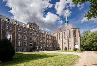 SEPHS Hotel allows 18 year olds to book a room