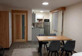 Apartament 4 osobowy Pasternik allows 18 year olds to book a room