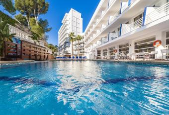 Globales Palmanova Palace has Balcony rooms