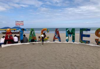 MALO s cozy, beach condo BYE the ocean has Balcony rooms