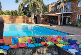 The Missing Link A place you ve been searching for has Balcony rooms