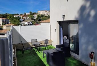 Studio  has Balcony rooms