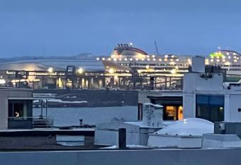 Stunning Rooftop Terrace Apartment in Helsinki! has Balcony rooms