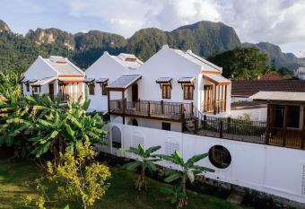 Phang Nga Origin Hotel has Balcony rooms