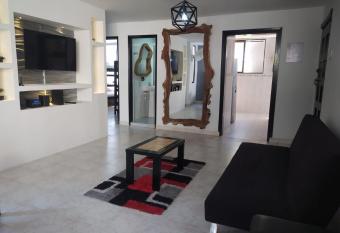 Hermoso apto a una cuadra de la playa rodadero has Balcony rooms