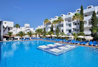 Sol Cala d  Or Apartamentos allows 18 year olds to book a room