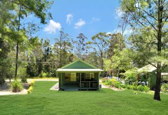 Beau Cabin One Bedroom Cabin on Golf Course has Balcony rooms