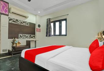 OYO Flagship 80564 Hotel Pragya allows 18 year olds to book a room