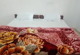 OYO Flagship 80664 Atharv Palace allows 18 year olds to book a room