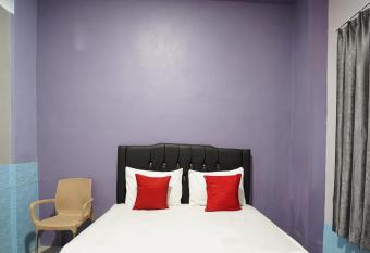 FA Homestay Syariah at Babat Lamongan Mitra RedDoorz allows 18 year olds to book a room