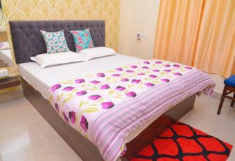 Apna Ghar has Balcony rooms