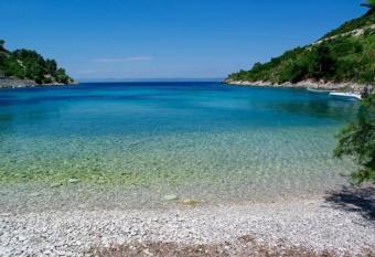 Impeccable holiday house in Babina by the sea has Smoking/Balcony rooms