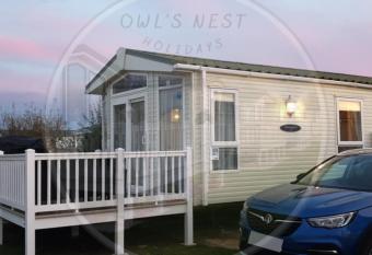 The Owl s Nest Caravan has Balcony rooms