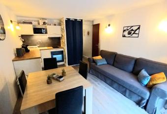 Appartement 4-6 pers proche centre village has Balcony rooms