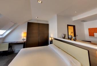 Hotel Hyltor allows 18 year olds to book a room