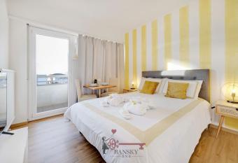 Sunny Suite Nordic - Lugano City -By EasyLife Swiss has Balcony rooms