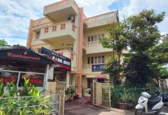 Goroomgo Moon CT Road Puri has Balcony rooms