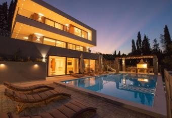 Precious, relaxing , brand new gem close to everywhere in Corfu has Balcony rooms