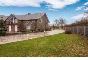 Chez Glad allows 18 year olds to book a room