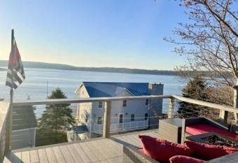 Escape to Positive Outlook has Balcony rooms